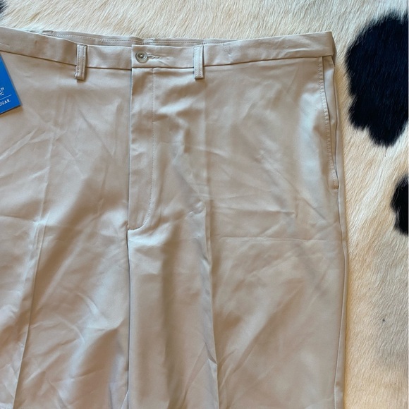 Haggar Cool 18® Pro performance khaki Shorts - Picture 3 of 12